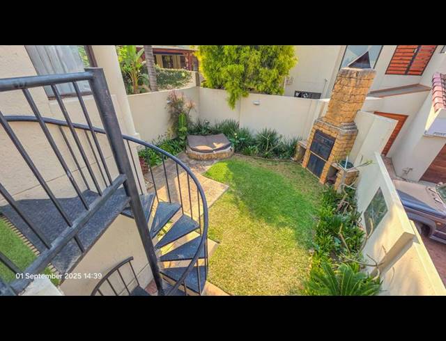 2 BEDROOM TOWNHOUSE FOR SALE IN MAGALIESSIG